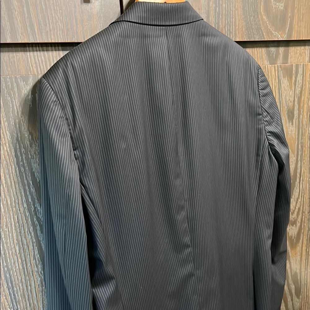 Hugo Boss Suit Black Pinstripe, 100% Virgin Wool, Made in USA, 40R - Picture 9 of 16